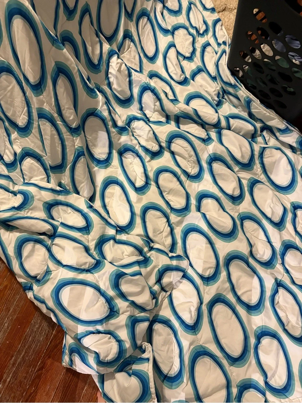 Blue & White Circular Print Quilt / Comforter